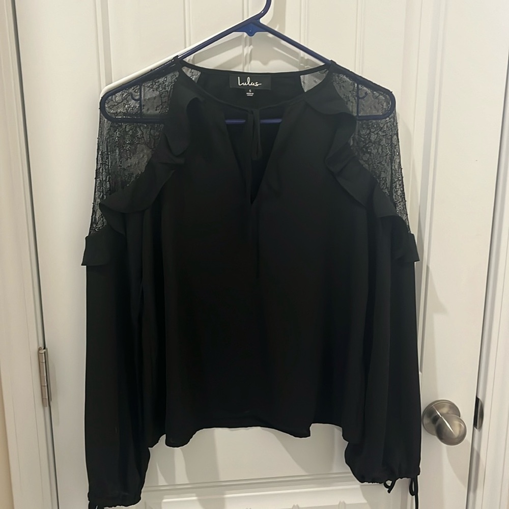 Lulu’s black Lacey blouse